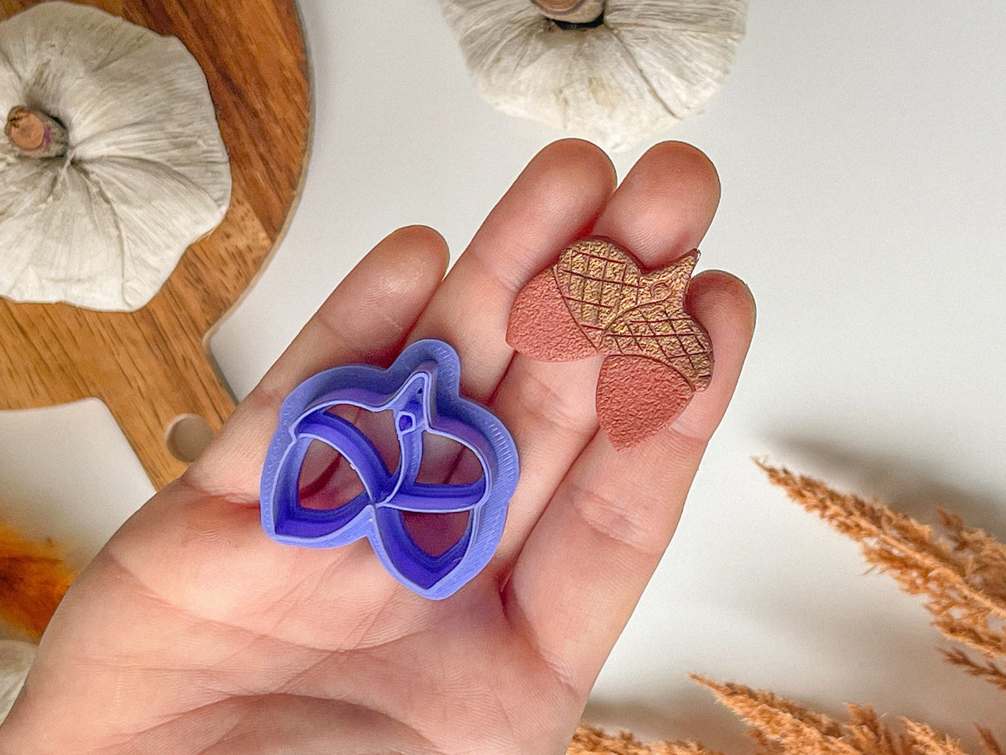 Double Acorn clay cutter