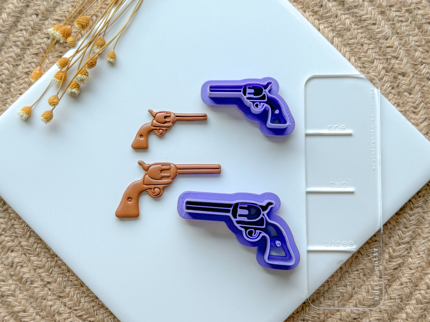 Pistol shape clay cutter