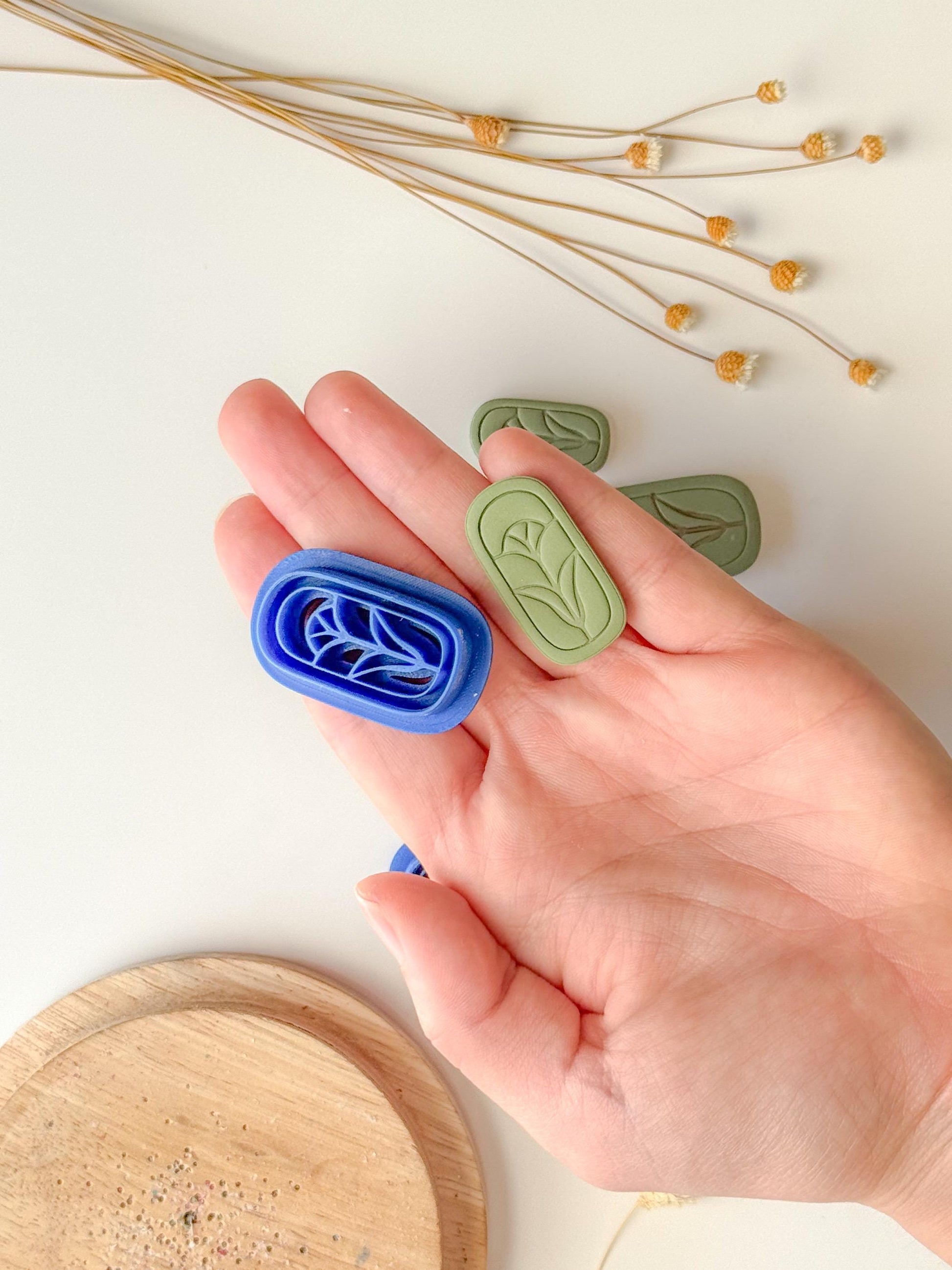 Tulip Stained Glass Embossed Clay Cutter | Polymer Clay Cutter | Three Size Options | Spring Cutters | Summer Cutters | Floral Clay Cutter